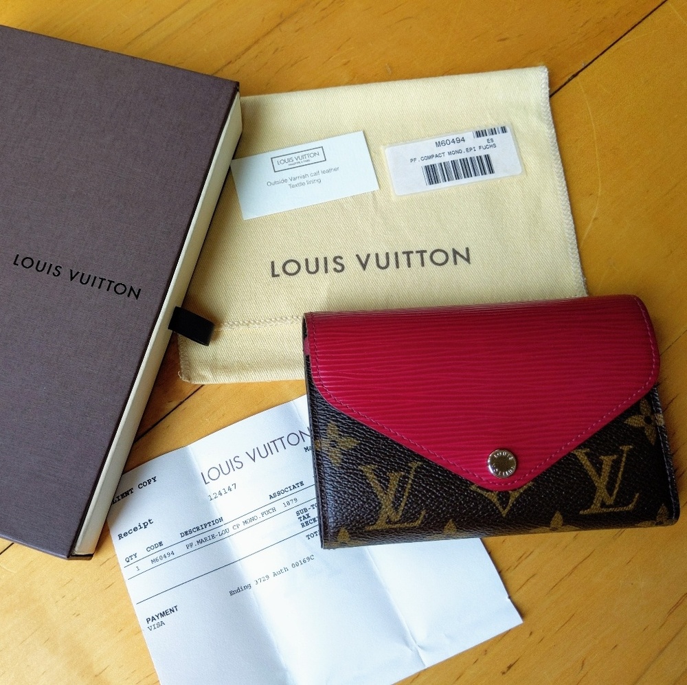 LOUIS VUITTON Marie Lou Compact Wallet Fuchsia